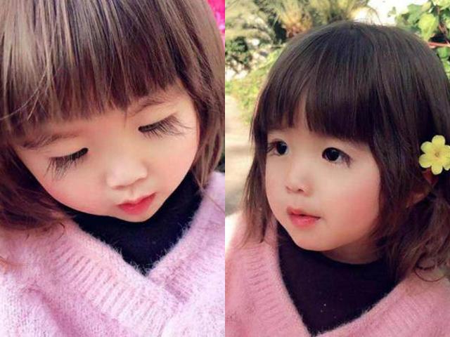 Bé gái 2 tuổi có lông mi dài 3 cm cong vút, nhìn ảnh hồi bé còn bất ngờ hơn
