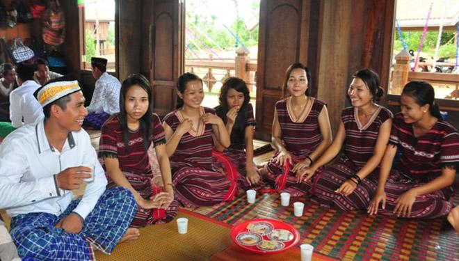 Kỳ lạ những phong tục cưới hỏi có 1-0-2  ở Việt Nam (Phần 1) - 1