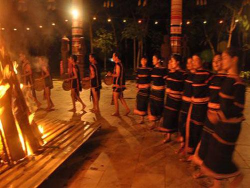 Kỳ lạ những phong tục cưới hỏi có 1-0-2  ở Việt Nam (Phần 1) - 7