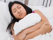 Bà bầu - Mang bầu mẹ ốm nghén càng nặng, con chào đời càng thông minh?