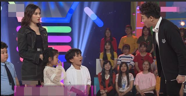 Đá xéo Hari Won, nam ca sĩ này còn liên tục amp;#34;không phụcamp;#34; Trấn Thành - 5