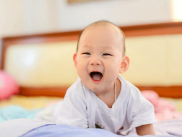 Trẻ 4 tháng tuổi: Quá trình phát triển và cách chăm sóc bé