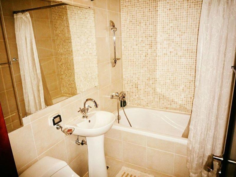 Phòng tắm của diễn viên phim “Dòng máu anh hùng” lại hiện đại như khách sạn 5 sao.
