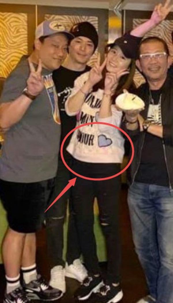 Ngôi sao 24/7: Hoắc Kiến Hoa vừa dính tin có amp;#34;con rơiamp;#34;, Lâm Tâm Như vòng 2 đã lộ - 2