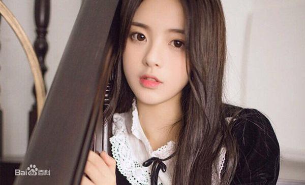 Ngôi sao 24/7: Hoắc Kiến Hoa vừa dính tin có amp;#34;con rơiamp;#34;, Lâm Tâm Như vòng 2 đã lộ - 5