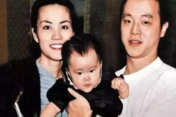 Ngôi sao 24/7: Hoắc Kiến Hoa vừa dính tin có amp;#34;con rơiamp;#34;, Lâm Tâm Như vòng 2 đã lộ - 10