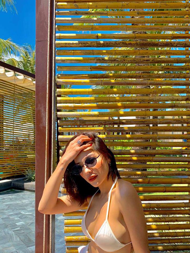 Sau ồn ào văng tục tại tòa, Lưu Đê Ly tiếp tục lộ cằm nhọn lệch hẳn sang một bên - 8