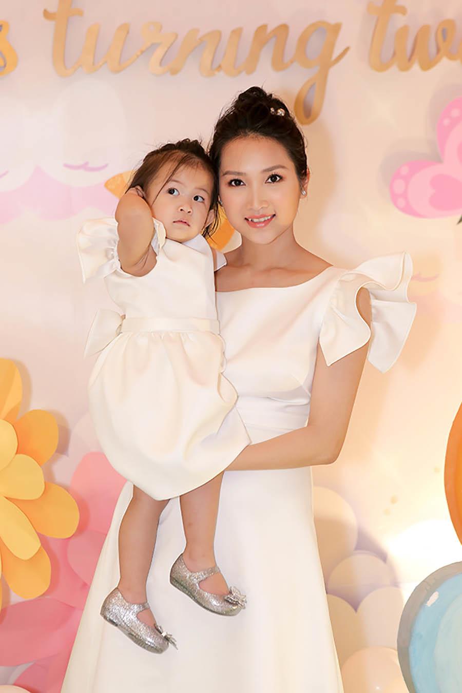 Sau lần vắng mặt, Lam Trường tổ chức sinh nhật bù đắp cho con, bà xã xinh như công chúa - 5