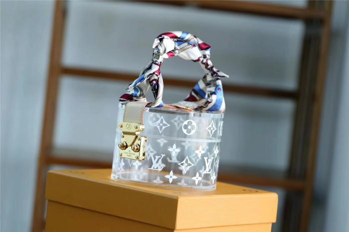 Sự thật việc Hoa hậu Đỗ Mỹ Linh mua túi 30 triệu chỉ để... đựng trái cây - 3