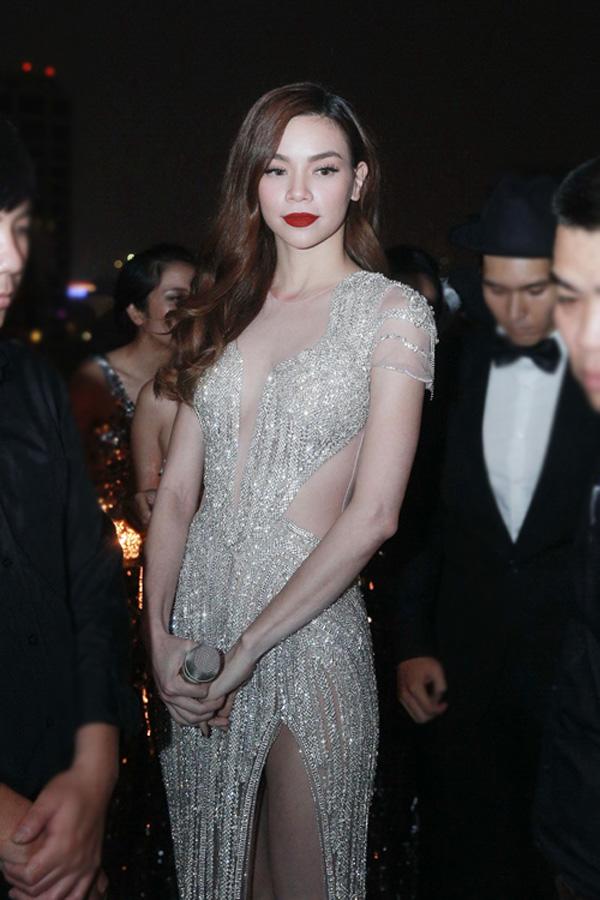 amp;#34;Chơi lớnamp;#34; diện chiếc váy ít người dám mặc, Hà Hồ khiến Đàm Vĩnh Hưng cũng phải thốt lời khen - 8