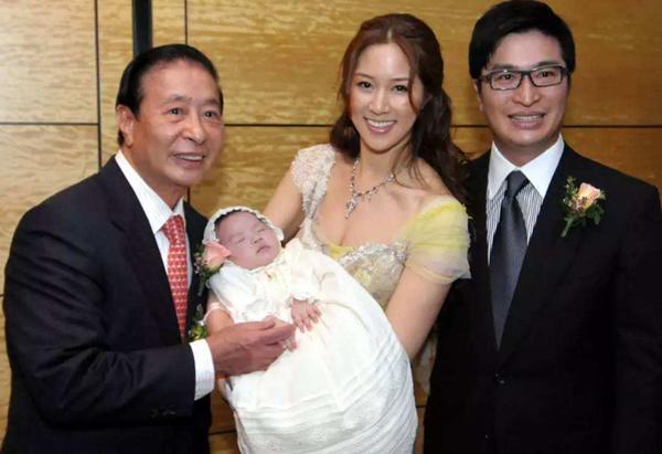 Bố chồng tài phiệt về hưu, amp;#34;nàng dâu bạc tỷ Châu Áamp;#34; lo sốt vó vì cuộc chiến hào môn - 1