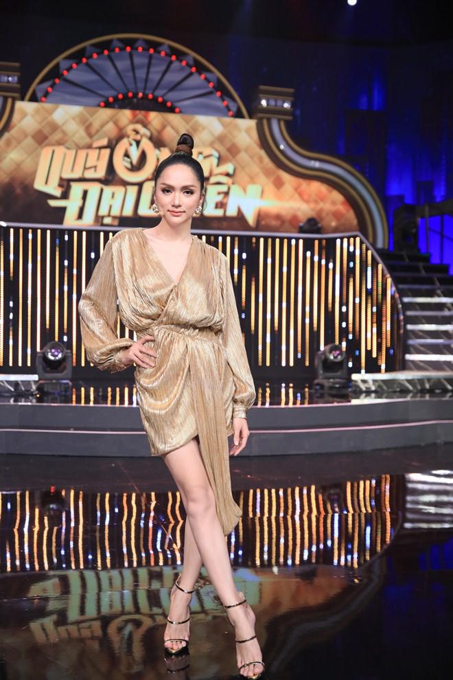 Đi ghi hình gameshow, Hương Giang đẹp như nữ thần, Lâm Vỹ Dạ cũng không kém Hoa hậu - 2