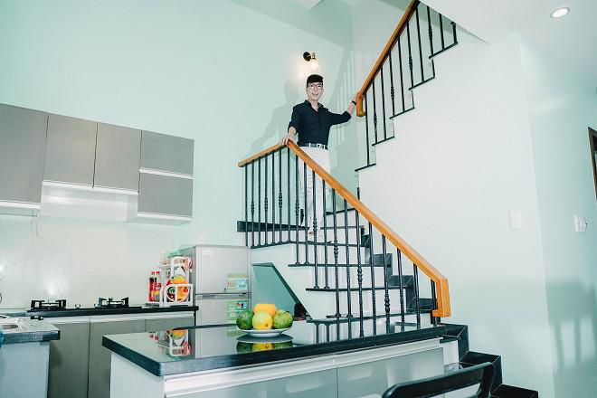 Mua được 5 căn nhà, lo tốt cho 4 con nhưng quá khứ của Long Nhật mới gây bất ngờ - 2