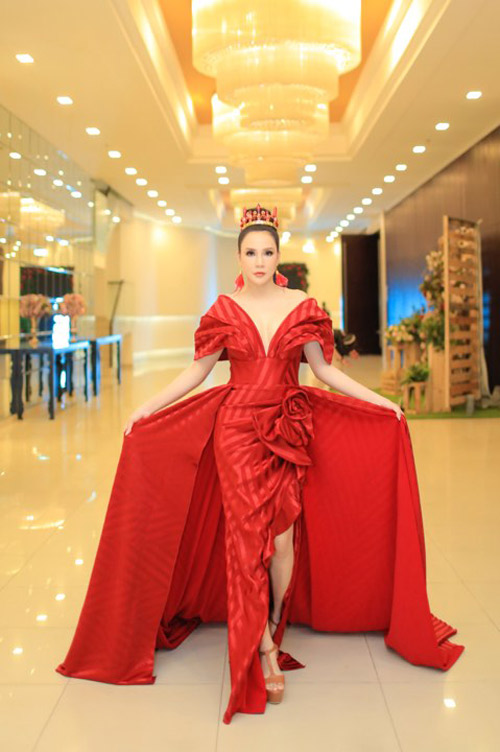 NTK Oanh Phan tôn vinh vẻ đẹp của phụ nữ Á Đông trong BST mới - 4