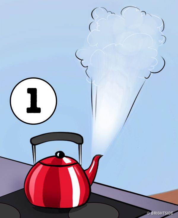 Bạn sẽ làm gì đầu tiên trong tình huống này, bế em bé hay tắt ấm nước sôi? - 2