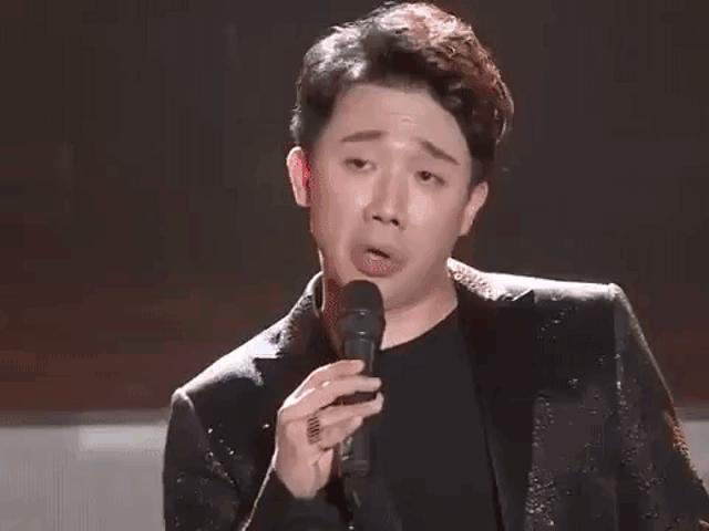 Trấn Thành quá tài năng, bắt chước chục danh ca nhưng biểu cảm méo miệng của anh gây mệt mỏi!