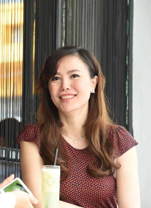 Nữ đại gia Những cô gái trong thành phố: amp;#34;Cứ đến cảnh ân ái của tôi, chồng ngồi sát tiviamp;#34; - 1