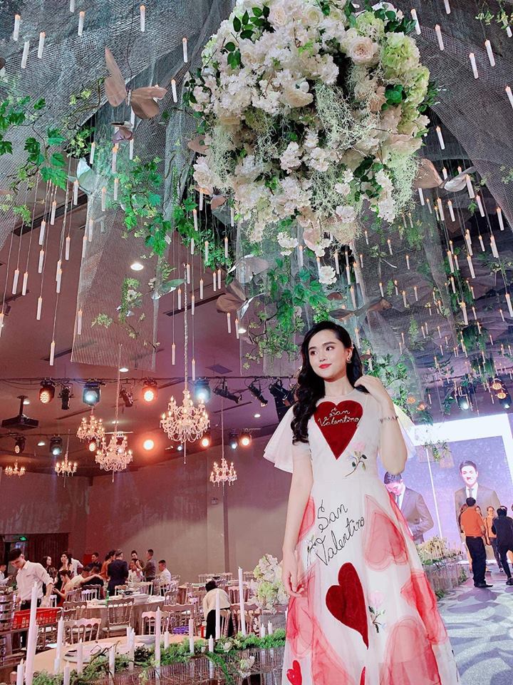 Bạn gái Duy Mạnh xinh như công chúa, vượt mặt Bích Phương khi đụng váy - 2