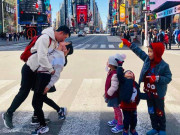 Giải trí - Sao Việt 24h: Đông con, đây là hậu trường để có tấm hình đẹp của cả nhà Ốc Thanh Vân