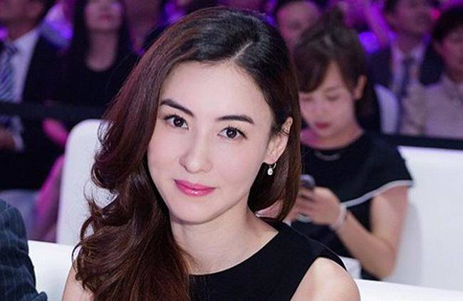 Vì phút hớ hênh, Trương Bá Chi vô tình để lộ gương mặt chính diện của quý tử thứ 3 - 5
