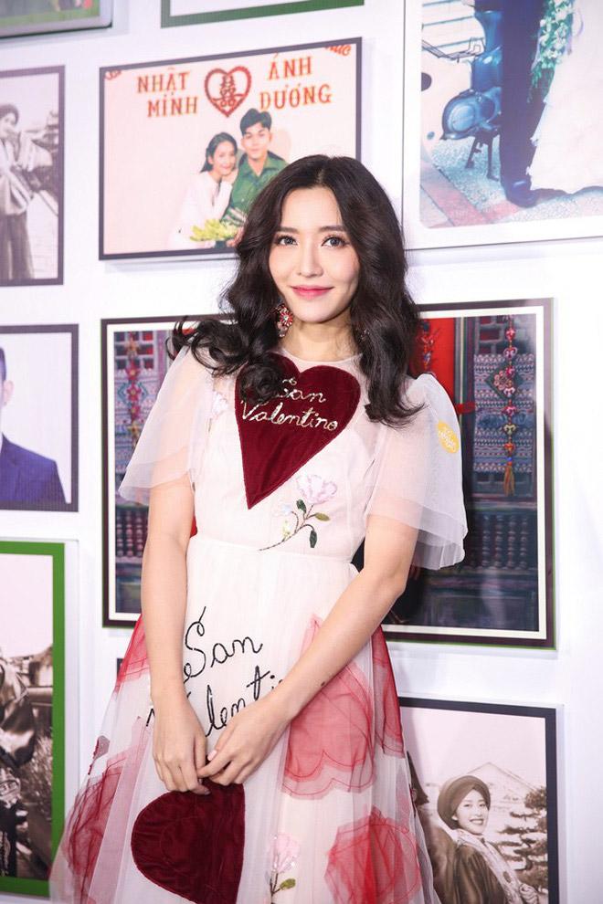 Bạn gái Duy Mạnh xinh như công chúa, vượt mặt Bích Phương khi đụng váy - 3