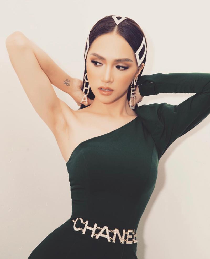 Hương Giang chi 44 triệu chỉ để mua một món đồ quấn quanh vòng eo siêu nhỏ - 1