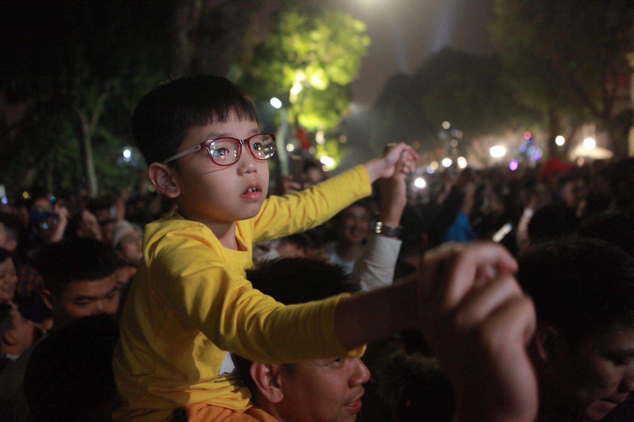 Pháo hoa rực rỡ chào năm mới 2020: Khởi đầu một thập kỷ mới - 17