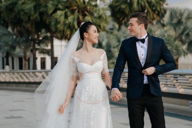 Hoàng Oanh khoe ảnh mừng năm mới, dân mạng tài tình nhìn ra điểm lạ chứng minh cô mang thai? - 3