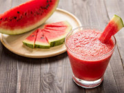 Sức khỏe - 12 tác dụng của sinh tố dưa hấu với sức khỏe và giảm cân