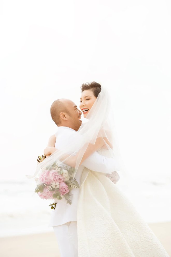 Xuân Lan đám cưới lần 2 ở tuổi 42, danh tính chú rể đã được công khai - 10