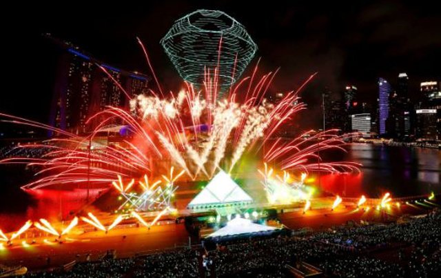 Thế giới rộn ràng đón năm mới 2020, thành phố Sydney bắn pháo hoa không thể mãn nhãn hơn - 14