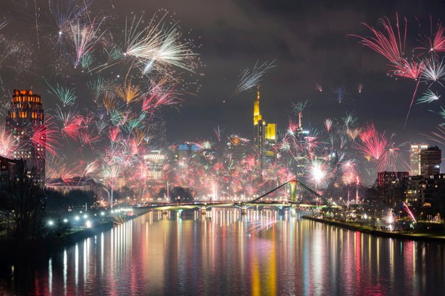 Thế giới rộn ràng đón năm mới 2020, thành phố Sydney bắn pháo hoa không thể mãn nhãn hơn - 10