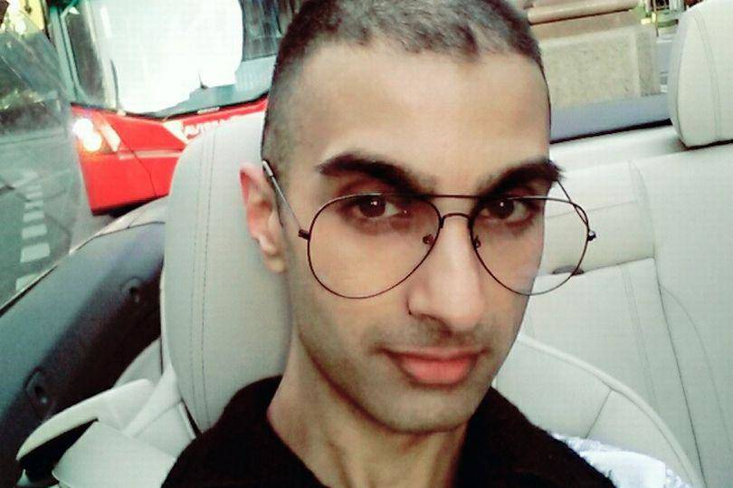 Người amp;#34;tiên tri vụ cháy Nhà thờ Đức Bà Parisamp;#34; thấy gì trong năm mới 2020? - 1