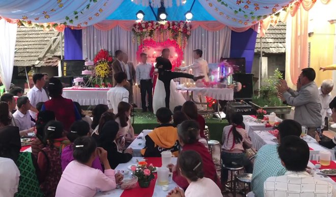 4 đám cưới đang đông vui bỗng dưng bị amp;#34;người quenamp;#34; phá hoại và sự thật phía sau - 1