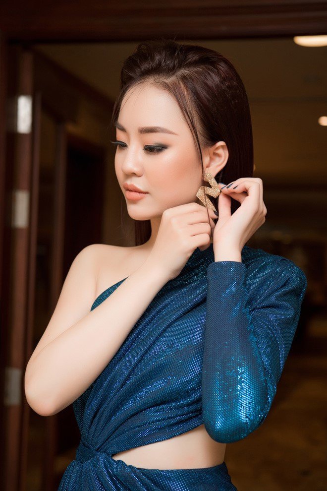 Hoàng Hải Thu xinh đẹp hội ngộ Ngọc Nữ, Bùi Hằng trong tiệc sinh nhật thứ 24 - 7