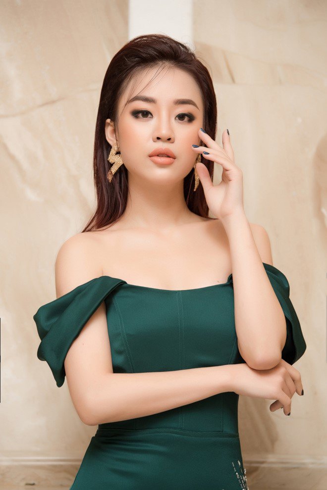 Hoàng Hải Thu xinh đẹp hội ngộ Ngọc Nữ, Bùi Hằng trong tiệc sinh nhật thứ 24 - 1
