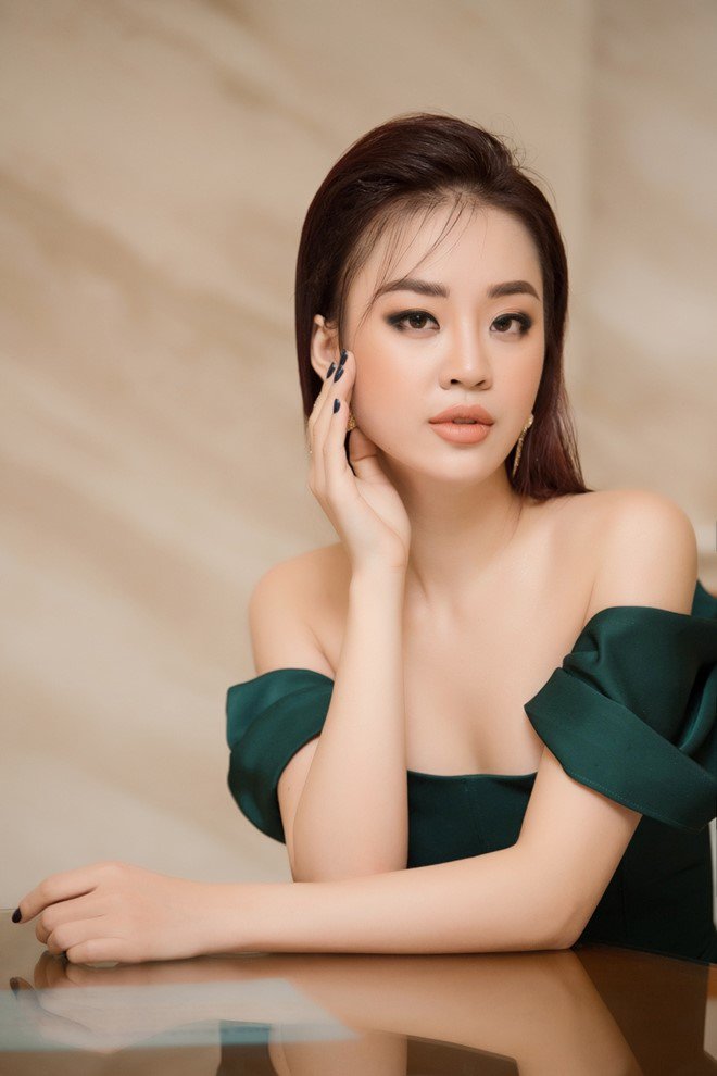 Hoàng Hải Thu xinh đẹp hội ngộ Ngọc Nữ, Bùi Hằng trong tiệc sinh nhật thứ 24 - 2