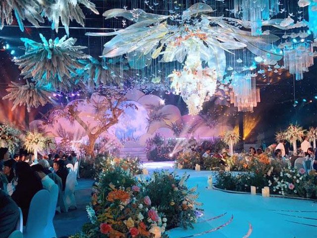 Đám cưới con nhà đại gia Quảng Ninh: Chi phí lên tới 54 tỷ đồng, đón dâu bằng siêu xe