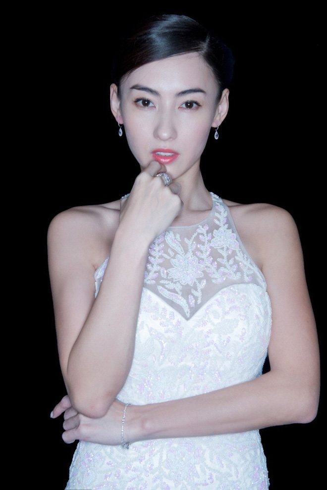 Ngôi sao 24/7: Chưa công khai bố của con trai, Trương Bá Chi đã cưới? - 2
