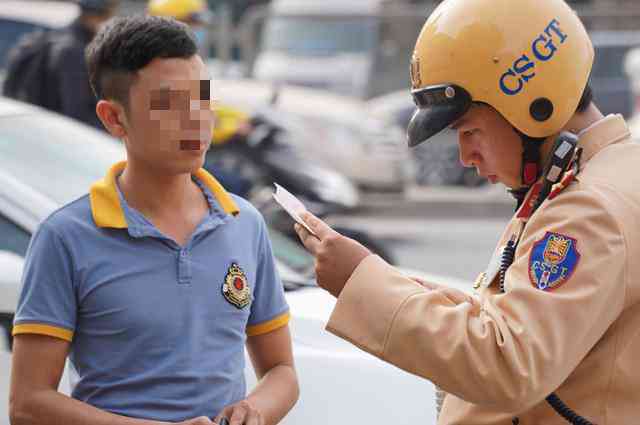 Lo mất amp;#34;cả chì lẫn chàiamp;#34; với mức phạt nồng độ cồn, dân nhậu cảnh giác cao độ - 5