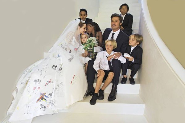 Brad Pitt tâm sự anh từng bỏ chạy về nhà sau lần đầu tiên hôn bạn gái - 4