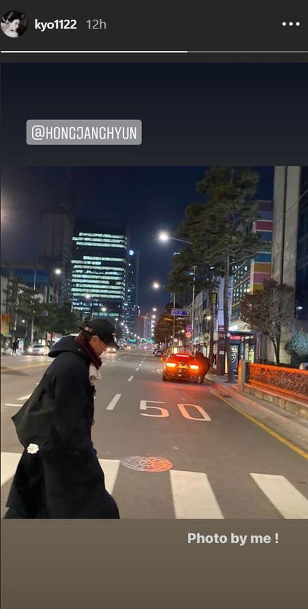 Song Joong Ki đang làm gì giữa lúc Song Hye Kyo chụp ảnh người đàn ông khác - 5