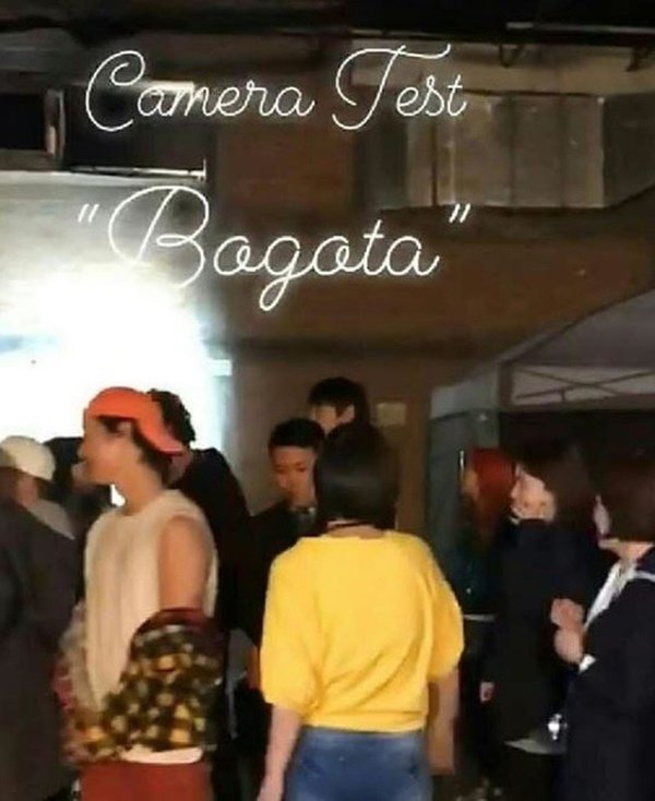 Song Joong Ki đang làm gì giữa lúc Song Hye Kyo chụp ảnh người đàn ông khác - 2