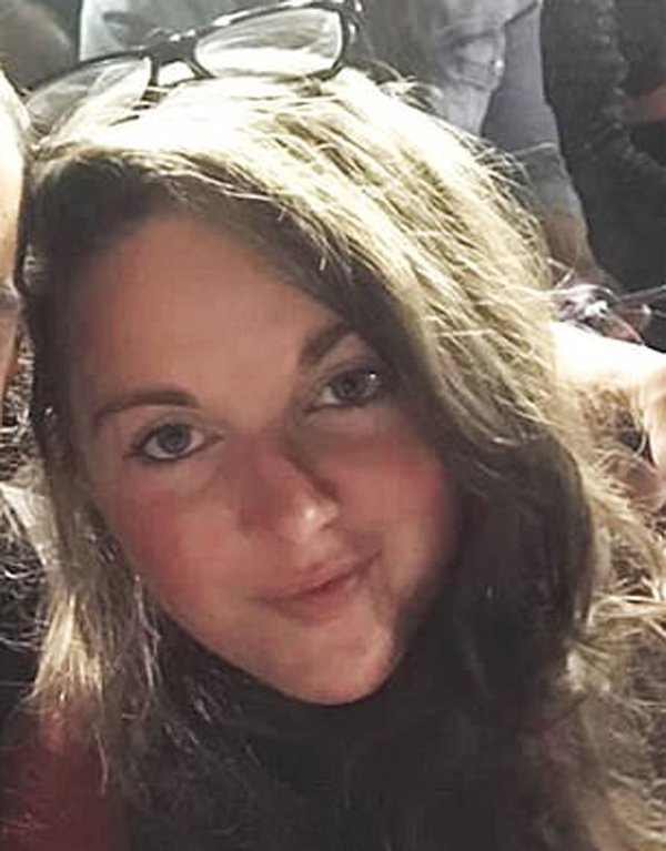 10 năm sau khi nhập viện vì nhuộm tóc, cô gái ân hận cả đời vì cuộc sống amp;#34;địa ngụcamp;#34; - 1