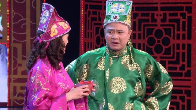 Đến hẹn lại lên: Hài Tết 2020 lại nhảm nhí khoe thân? - 4