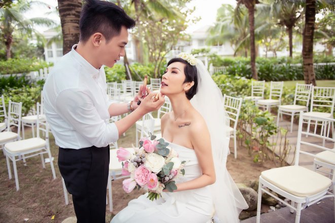 Clip hậu trường đám cưới bí mật: Màn tung hoa cưới hài hước của Xuân Lan - 1