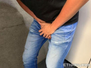 Sức khỏe - Cặp vợ chồng nhập viện vì chồng dùng dầu xoa vào "cậu nhỏ"