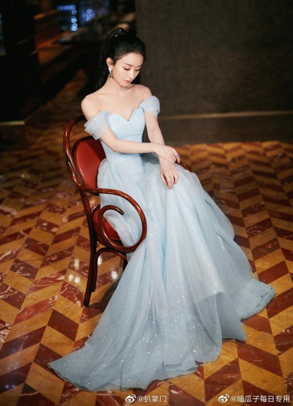 Vẻ ngoài thực sự của nàng tiểu Hoa đán: amp;#34;Gái 1 conamp;#34; nhan sắc bắt đầu lão hóa - 2