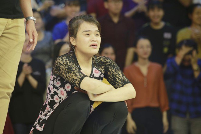 Trấn Thành, Trường Giang cười điên đảo khi Ngô Kiến Huy hôn amp;#34;Thánh súnamp;#34; - 1