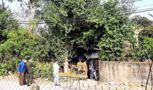 Hé lộ nguyên nhân vụ mẹ treo cổ tử vong, con gái chết tím tái trước sân nhà - 1